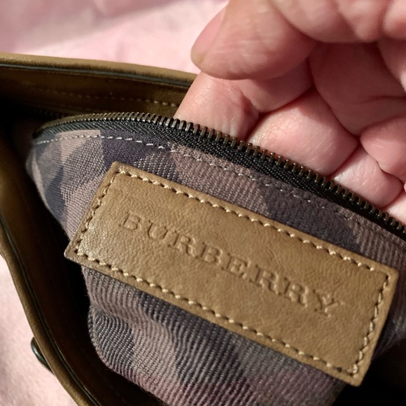 Burberry small sling bag - Picture 6 of 12
